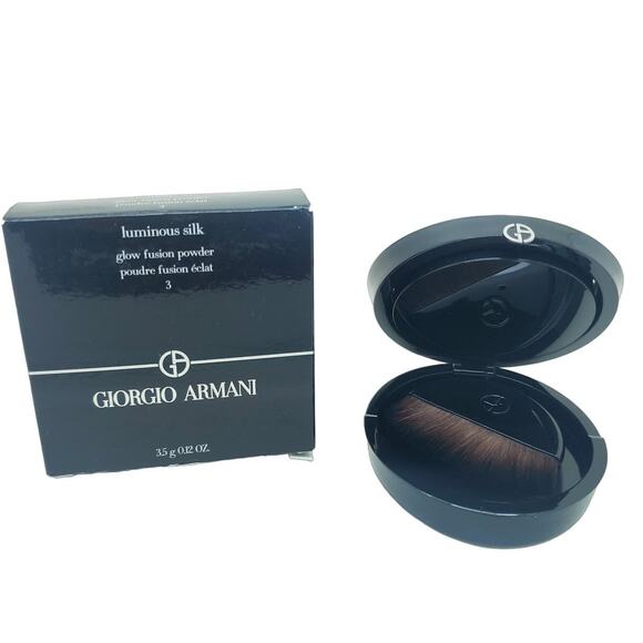 Armani Beauty · Luminous Silk Glow Fusion Powder & Fluid  Giorgio Armani Luminous Silk Glow Fusion Powder 3